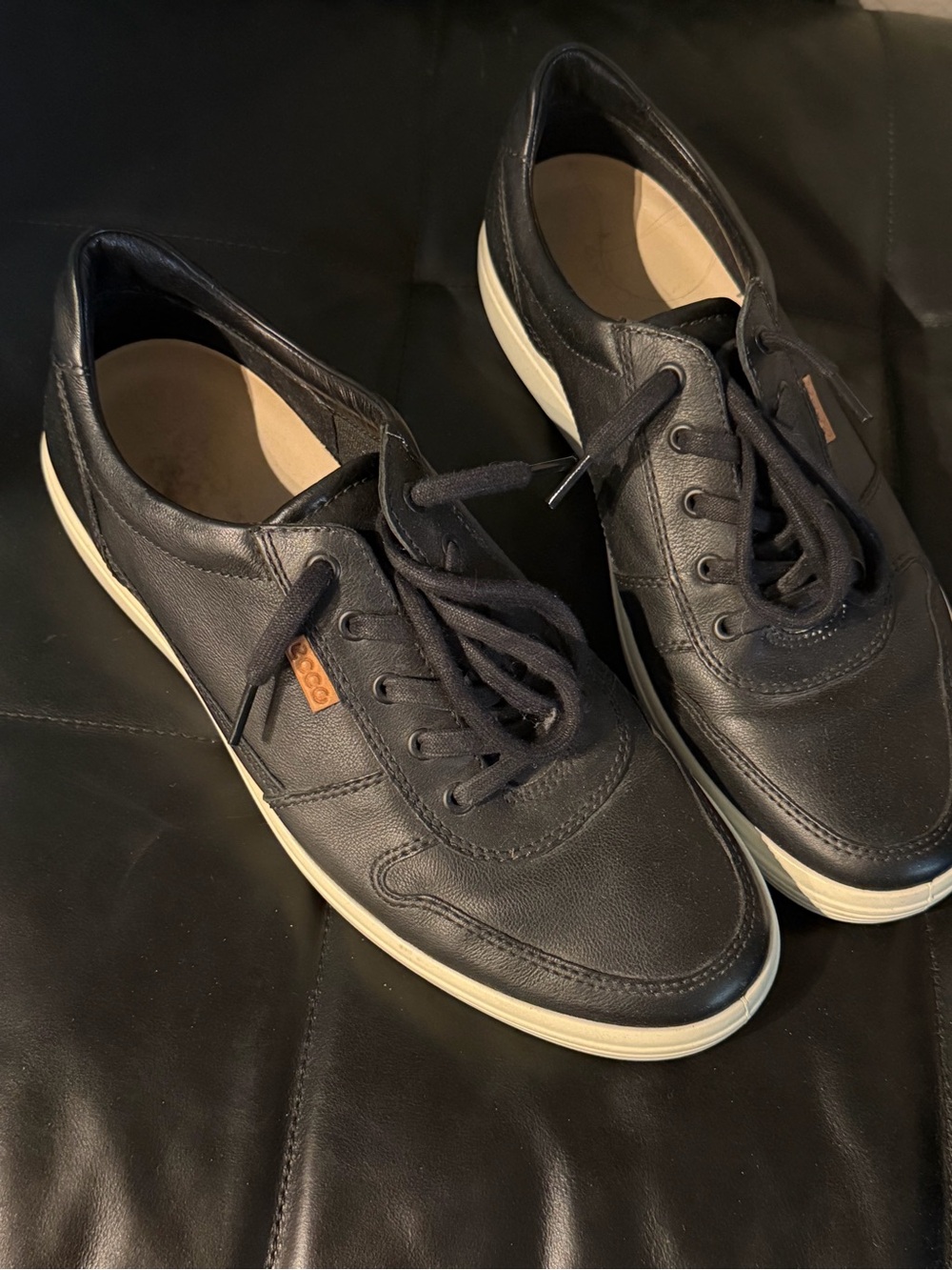 Ecco Men's Black Leather Lace-Up Sneakers with Cream Soles